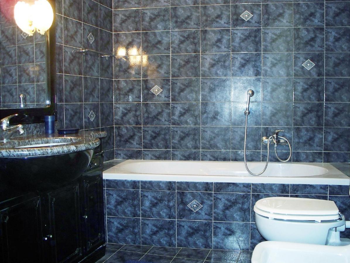 La Tana Del Tasso Ventimiglia Bed and Breakfast Eksteriør billede