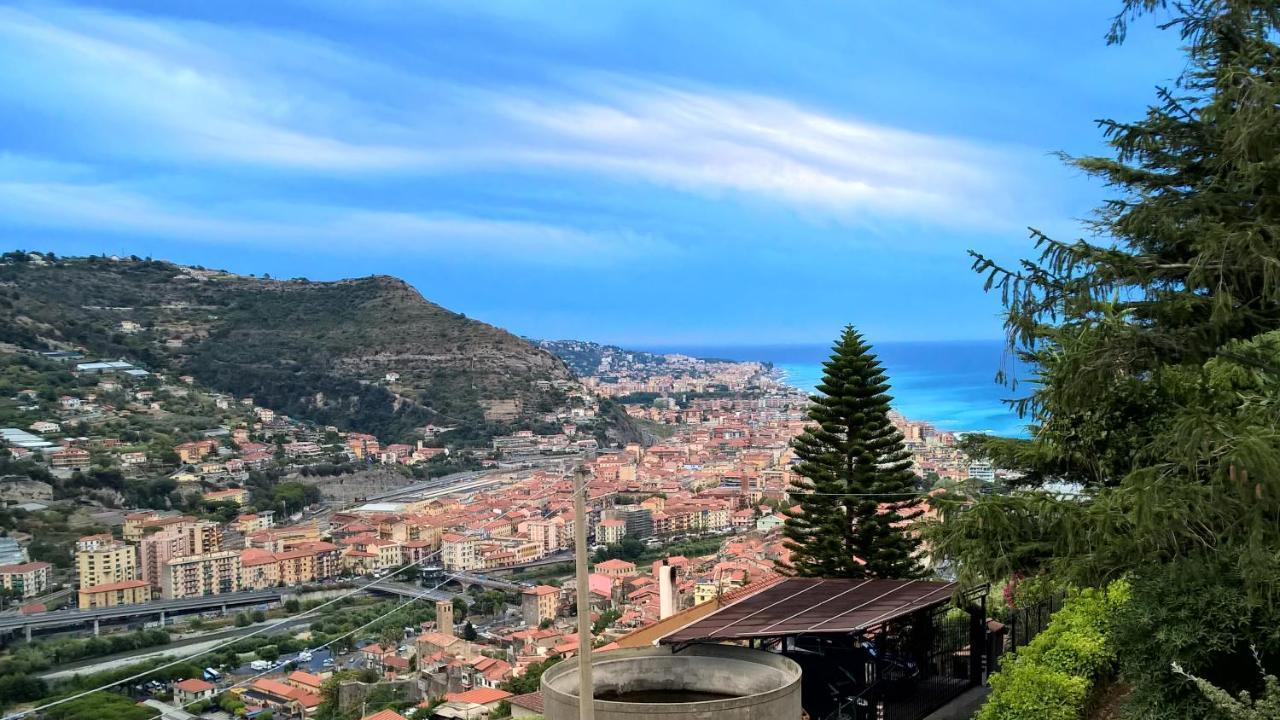 La Tana Del Tasso Ventimiglia Bed and Breakfast Eksteriør billede